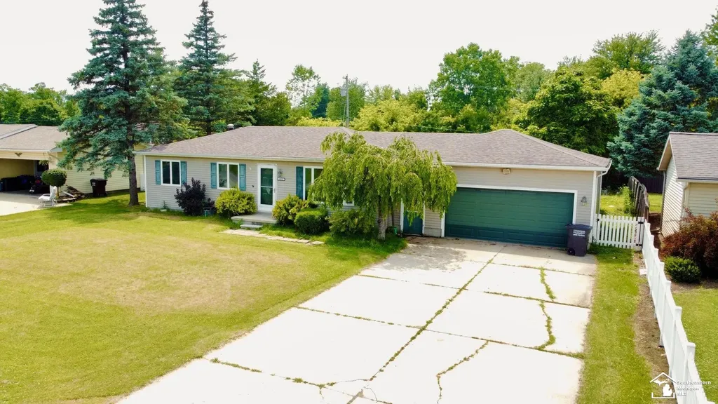 12033 Crossman Street Ash Township MI 48117