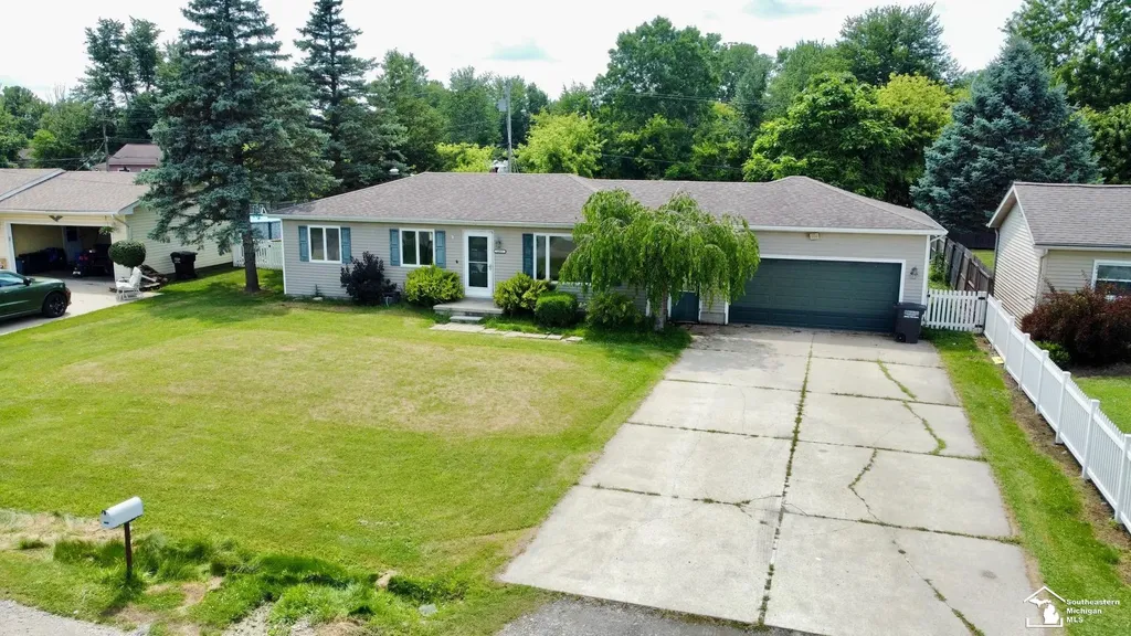 12033 Crossman Street Ash Township MI 48117