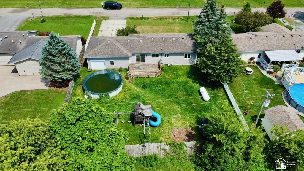12033 Crossman Street Ash Township MI 48117
