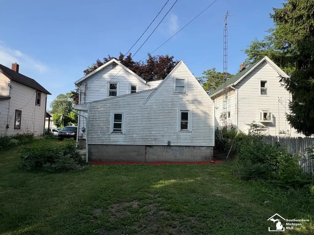 1017 Humphrey Street Monroe City MI 48161