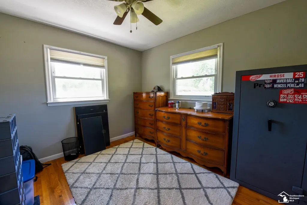 11087 U S Turnpike Road South Rockwood Village MI 48179