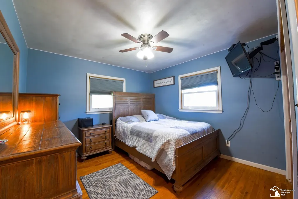11087 U S Turnpike Road South Rockwood Village MI 48179