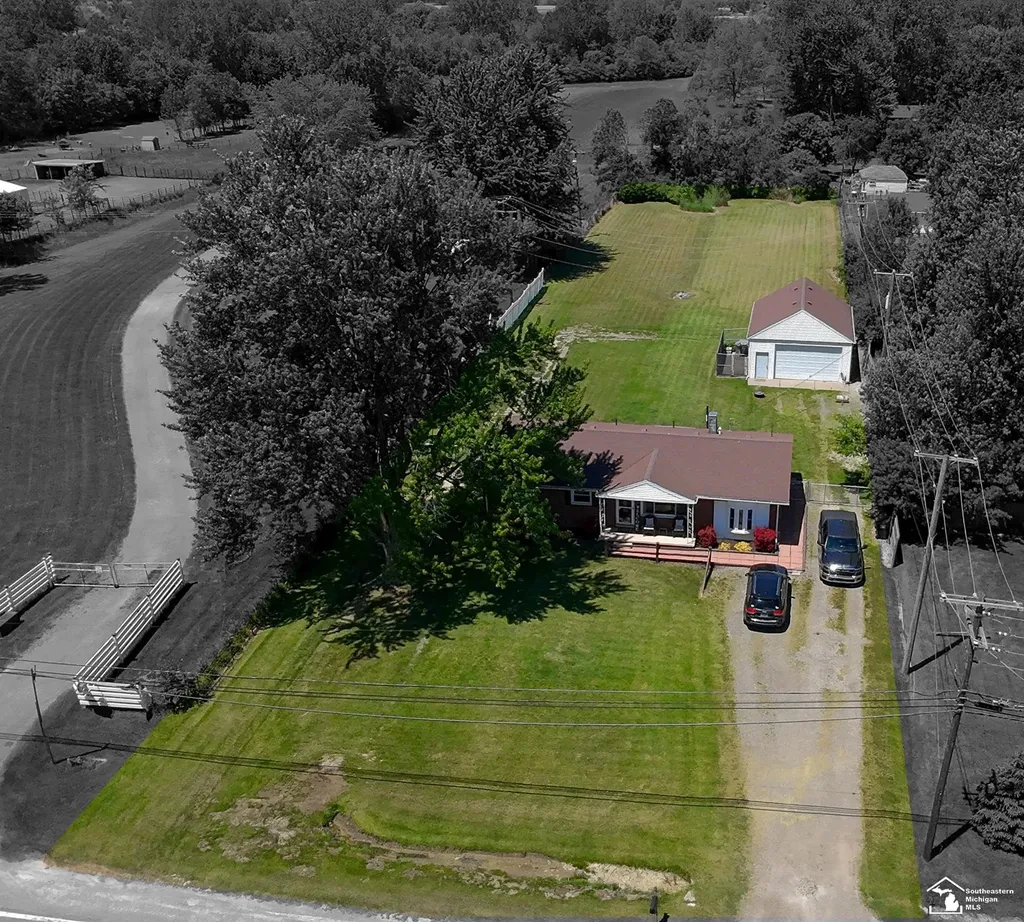 11087 U S Turnpike Road South Rockwood Village MI 48179