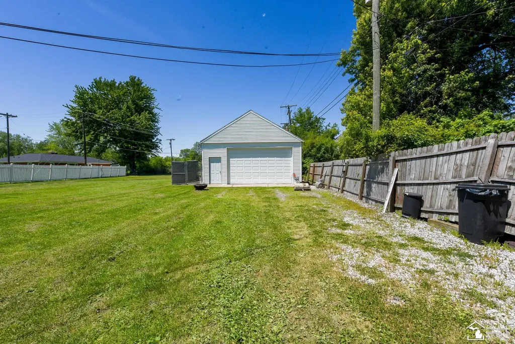 11087 U S Turnpike Road South Rockwood Village MI 48179