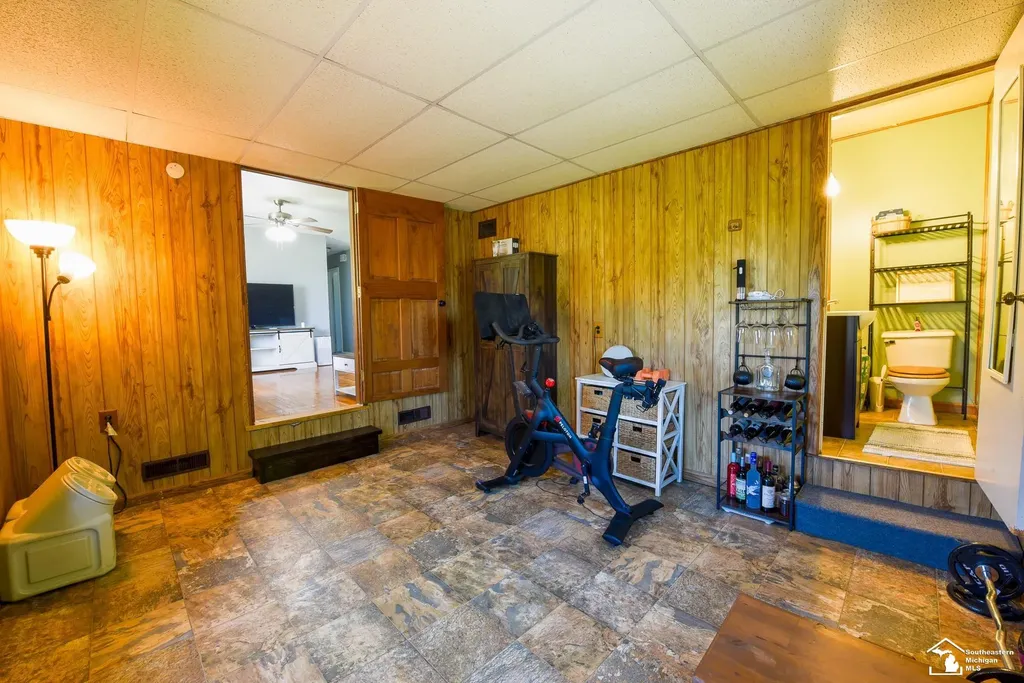 11087 U S Turnpike Road South Rockwood Village MI 48179