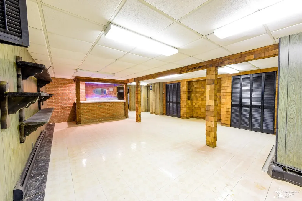 33920 Huron River Drive Huron Charter Township MI 48164