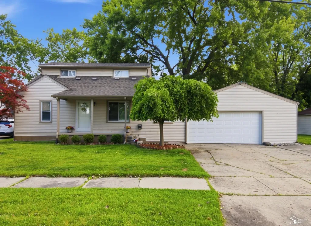 26427 Beaconsfield Avenue Roseville City MI 48066