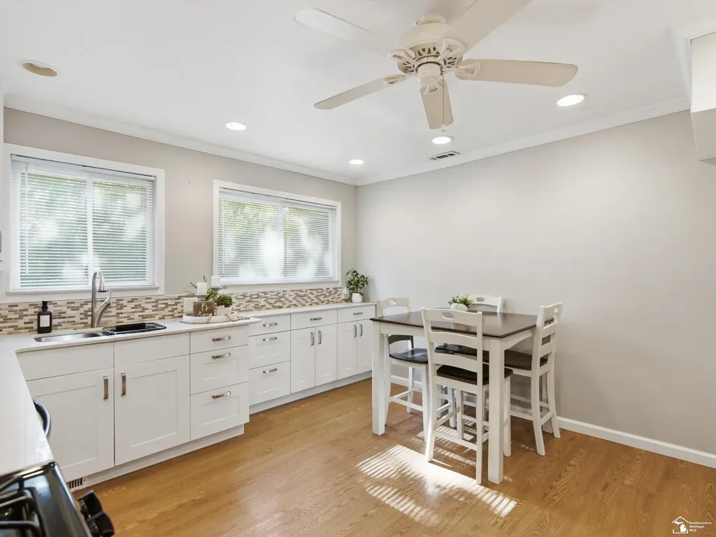 26427 Beaconsfield Avenue Roseville City MI 48066