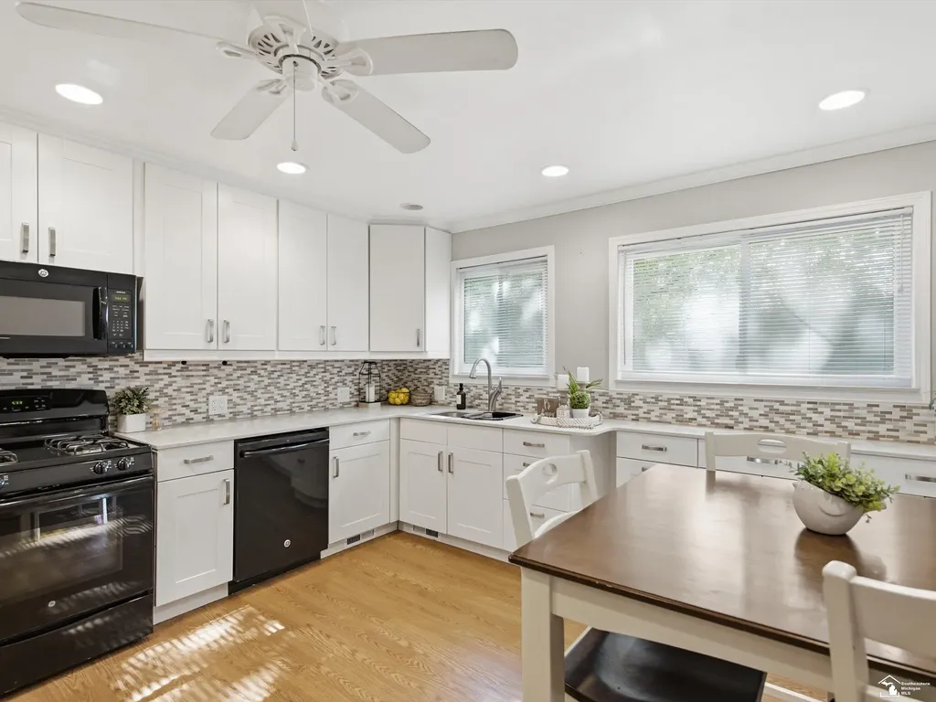 26427 Beaconsfield Avenue Roseville City MI 48066