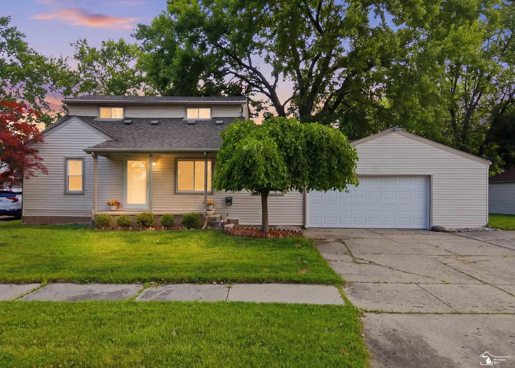 26427 Beaconsfield Avenue Roseville City MI 48066
