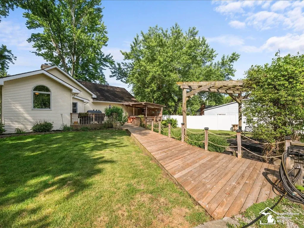 6740 Summerfield Road Bedford Township MI 48182