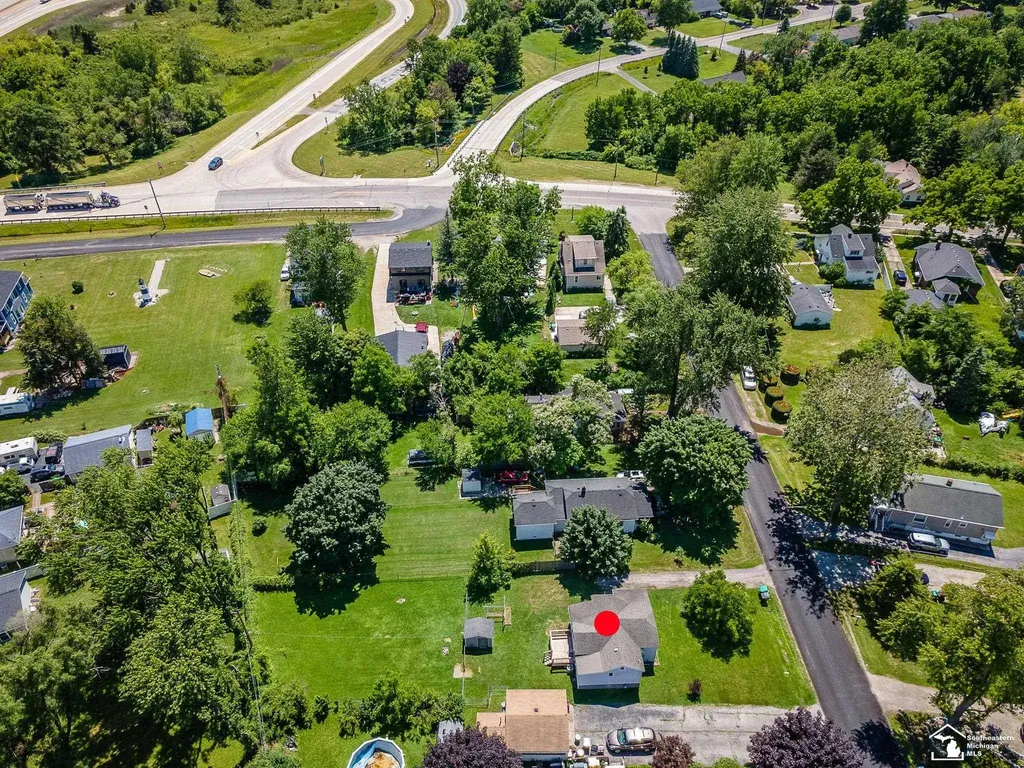 13054 Race Street South Rockwood Village MI 48179