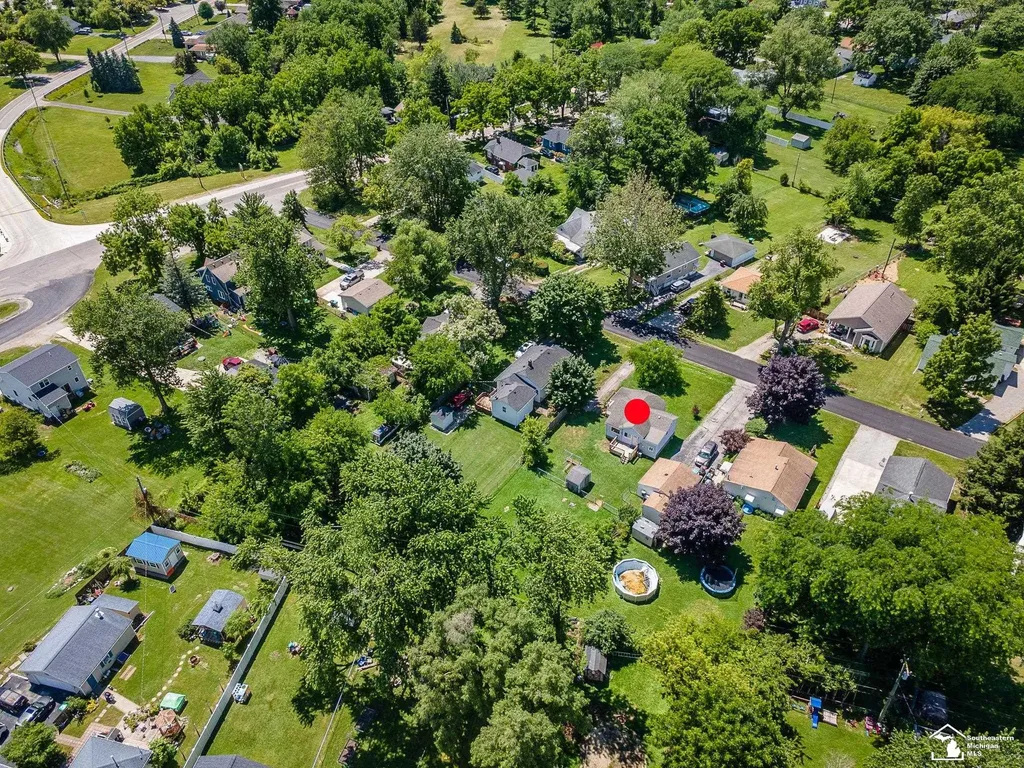 13054 Race Street South Rockwood Village MI 48179