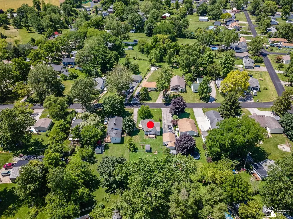13054 Race Street South Rockwood Village MI 48179