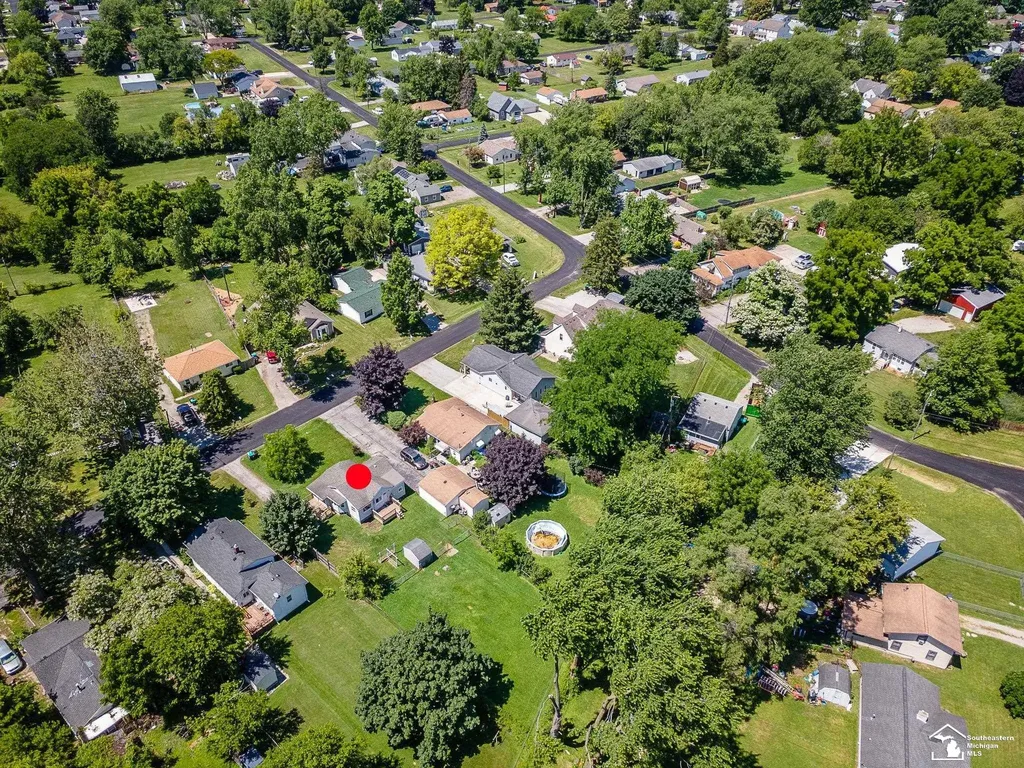 13054 Race Street South Rockwood Village MI 48179