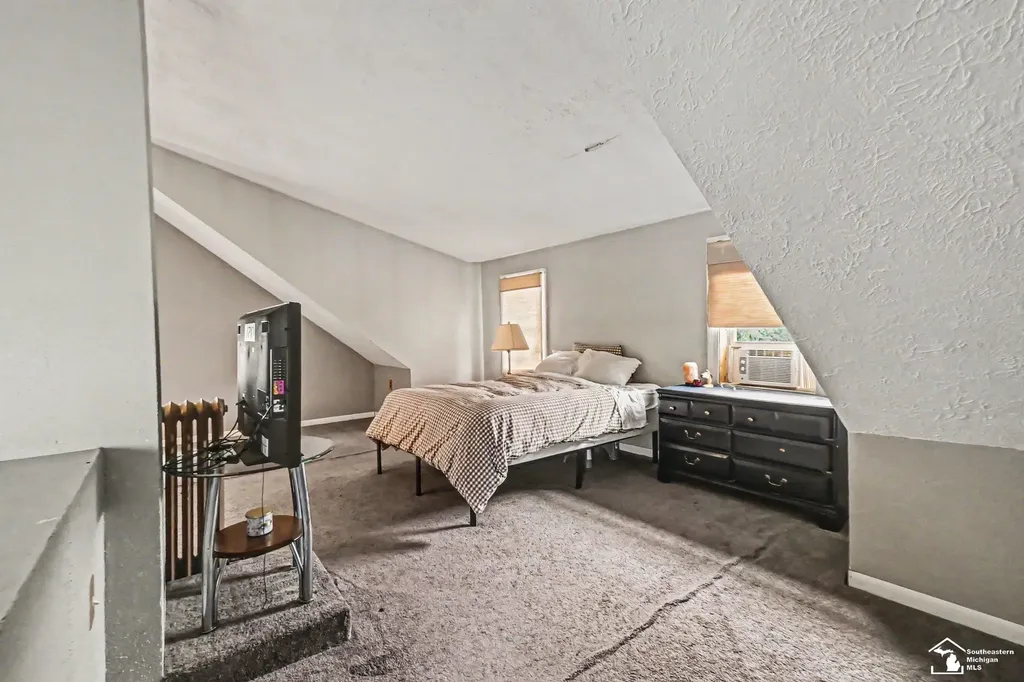 1805 W Saginaw Street Lansing City MI 48915