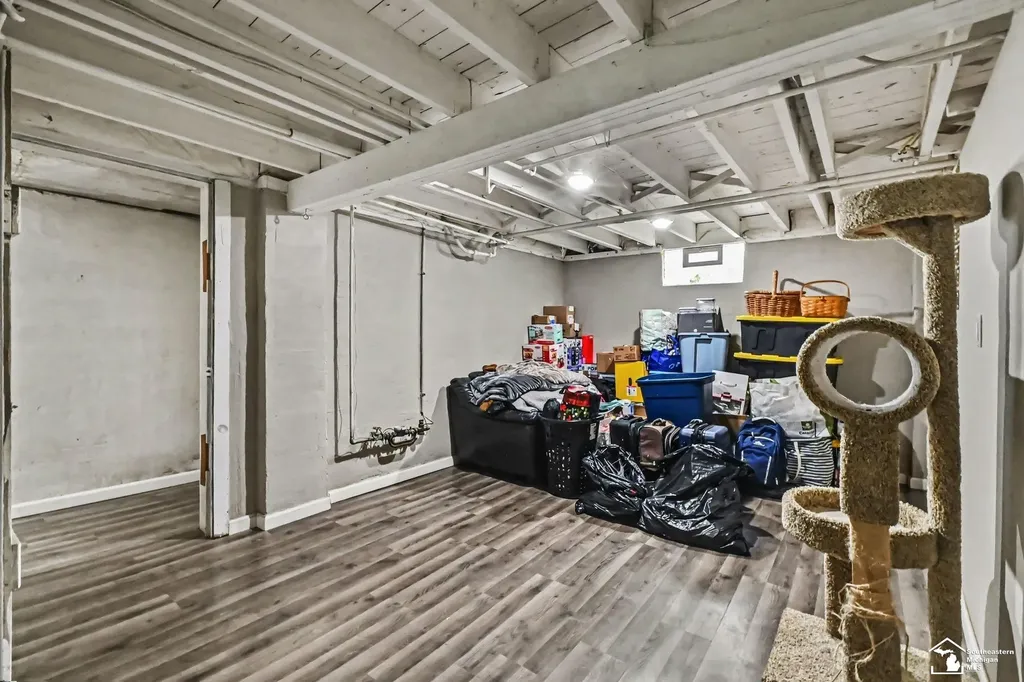 1805 W Saginaw Street Lansing City MI 48915