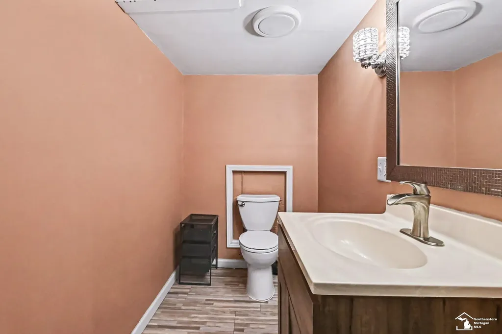 1805 W Saginaw Street Lansing City MI 48915