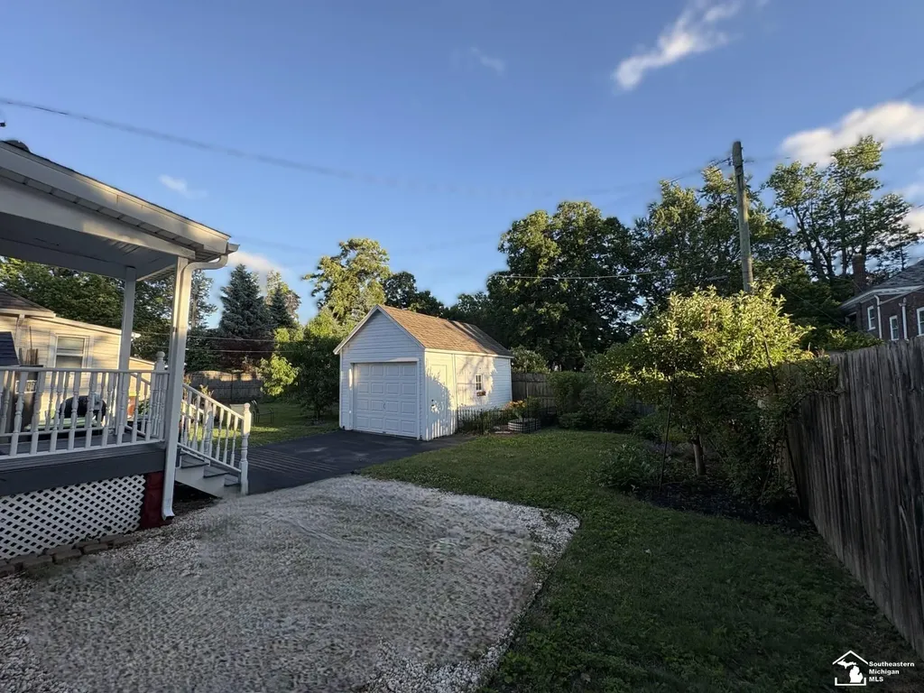 220 E Lorian Street Monroe City MI 48162