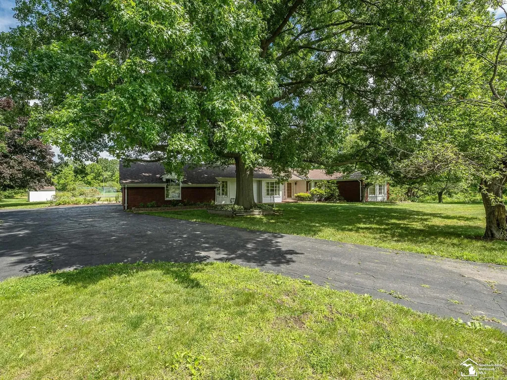 14359 S Dixie Highway Monroe Charter Township MI 48161