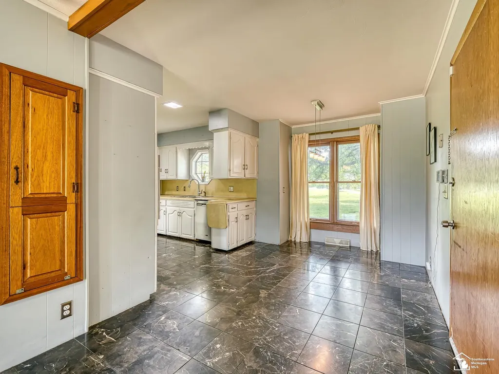 14359 S Dixie Highway Monroe Charter Township MI 48161