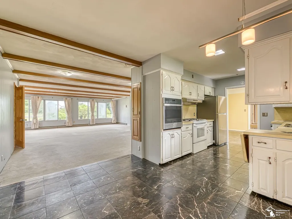 14359 S Dixie Highway Monroe Charter Township MI 48161