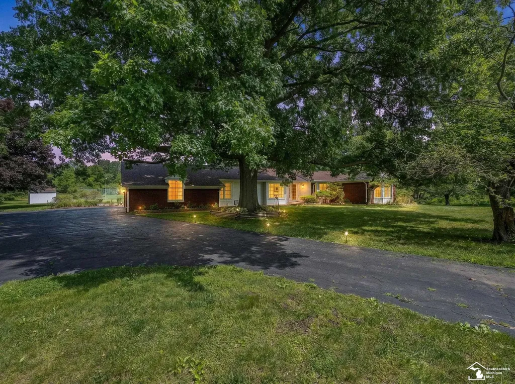 14359 S Dixie Highway Monroe Charter Township MI 48161