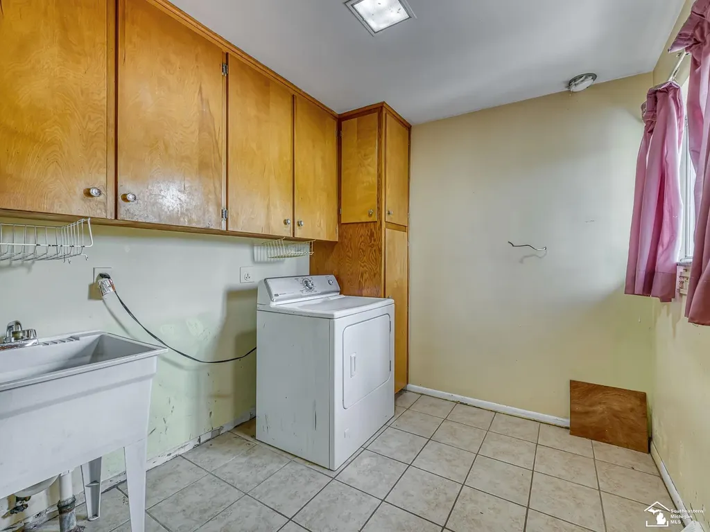 14359 S Dixie Highway Monroe Charter Township MI 48161