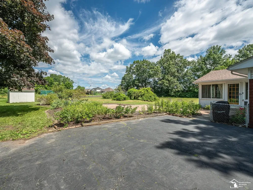 14359 S Dixie Highway Monroe Charter Township MI 48161