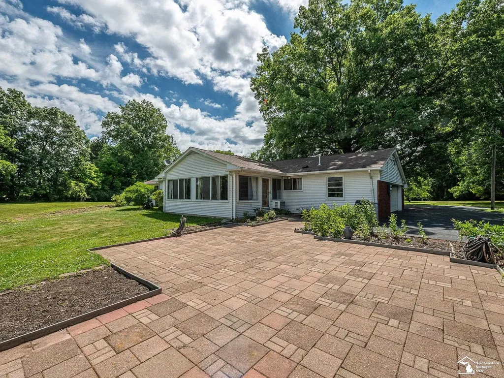 14359 S Dixie Highway Monroe Charter Township MI 48161