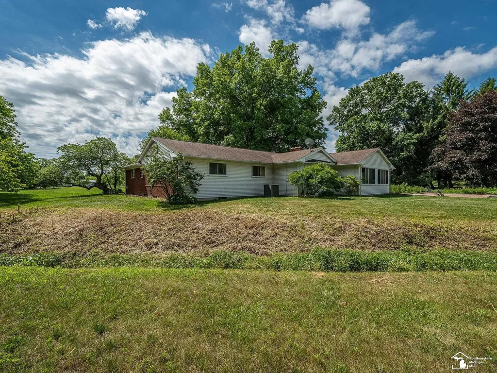 14359 S Dixie Highway Monroe Charter Township MI 48161