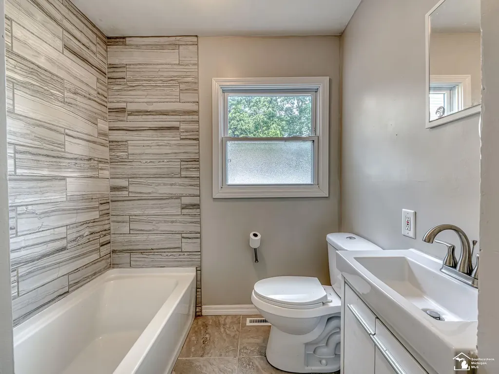 3881 E Stein Road La Salle Township MI 48145