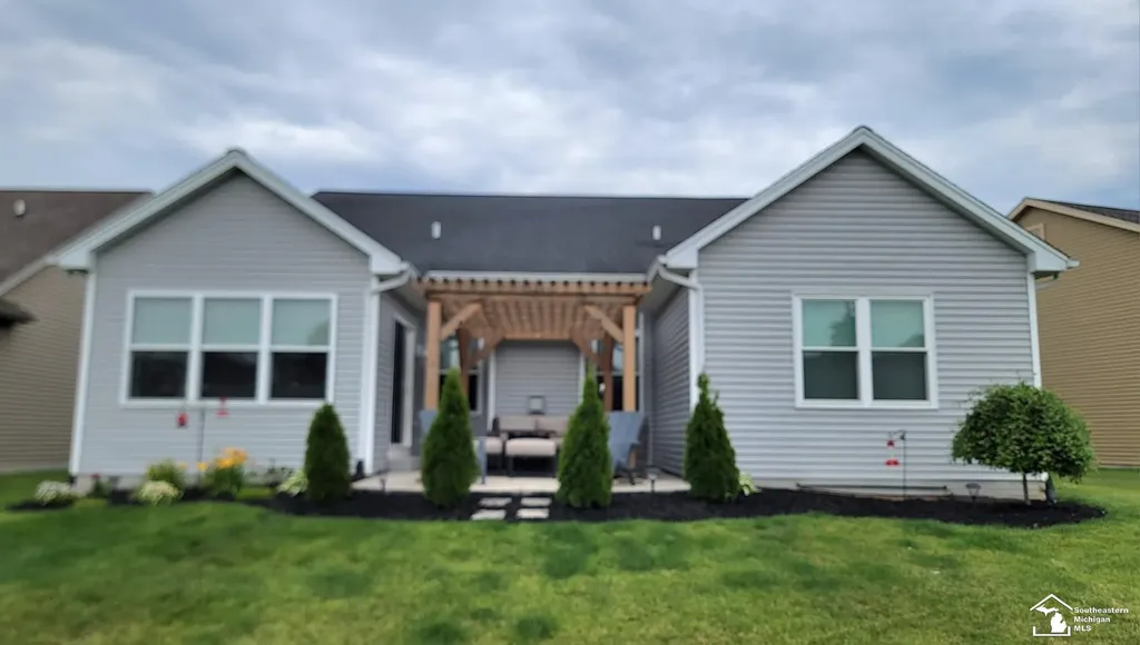 6751 W Summer Breeze Drive Unknown City MI 48144