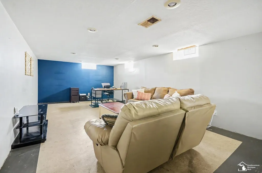 1257 Maple Avenue Monroe City MI 48162