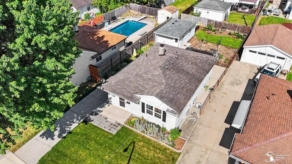 1257 Maple Avenue Monroe City MI 48162