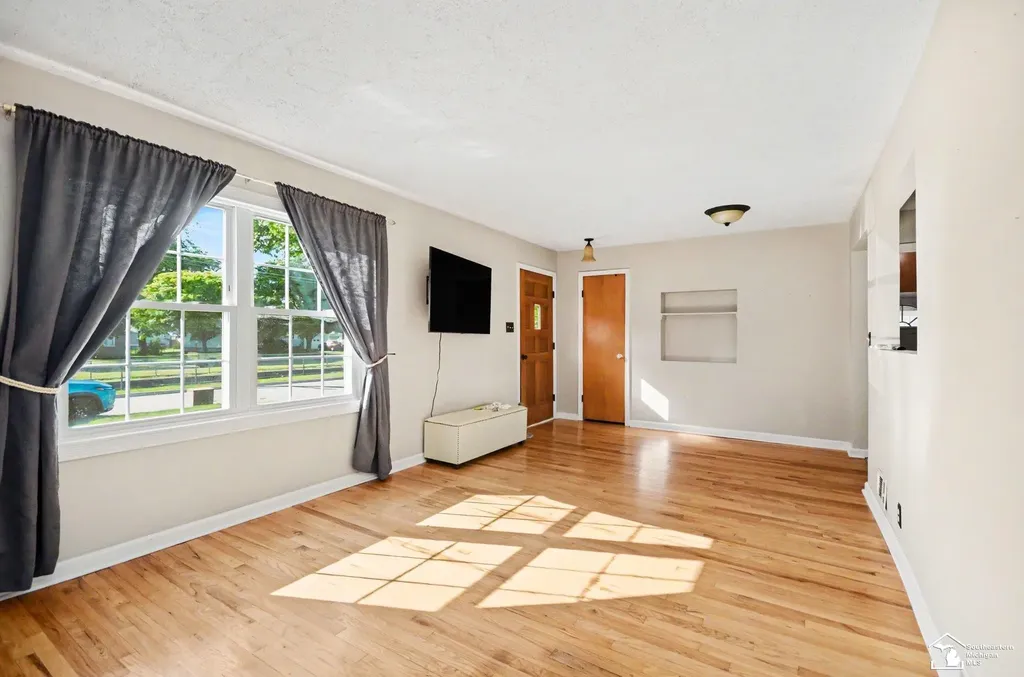 1257 Maple Avenue Monroe City MI 48162