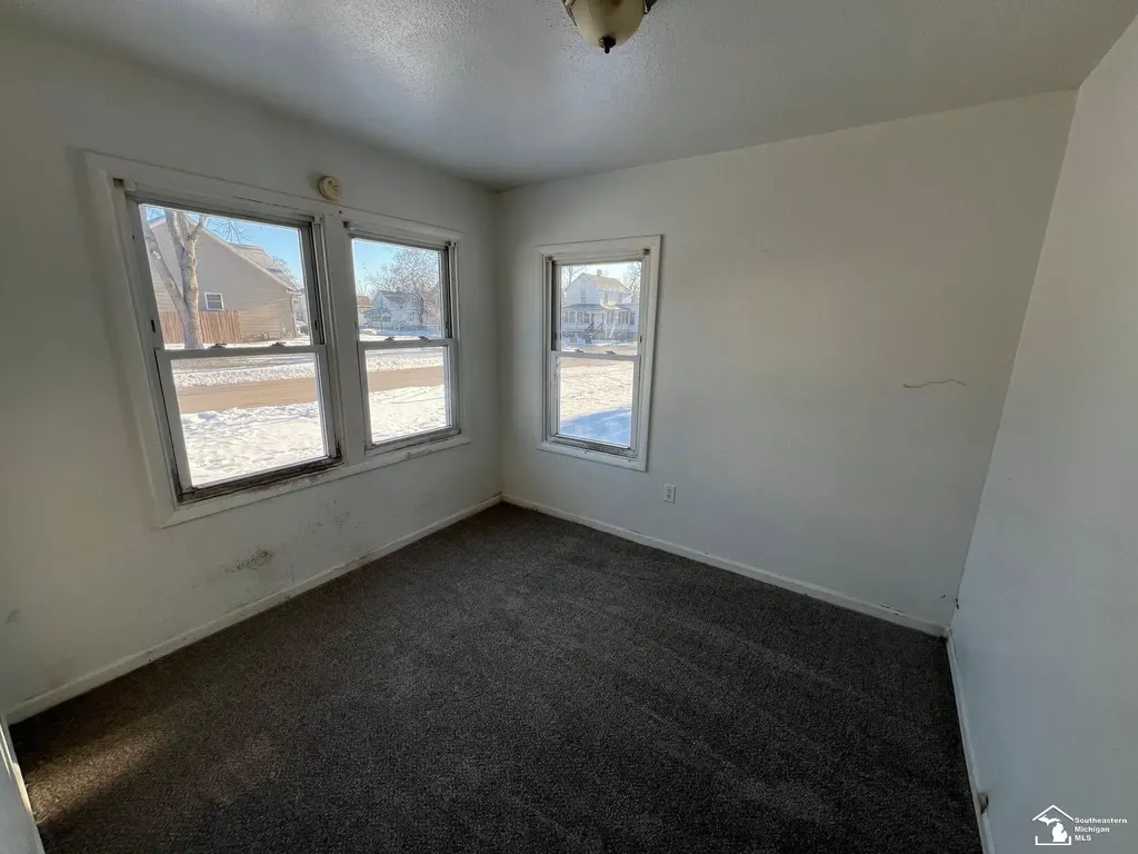 1260 E 5th Street Monroe City MI 48161