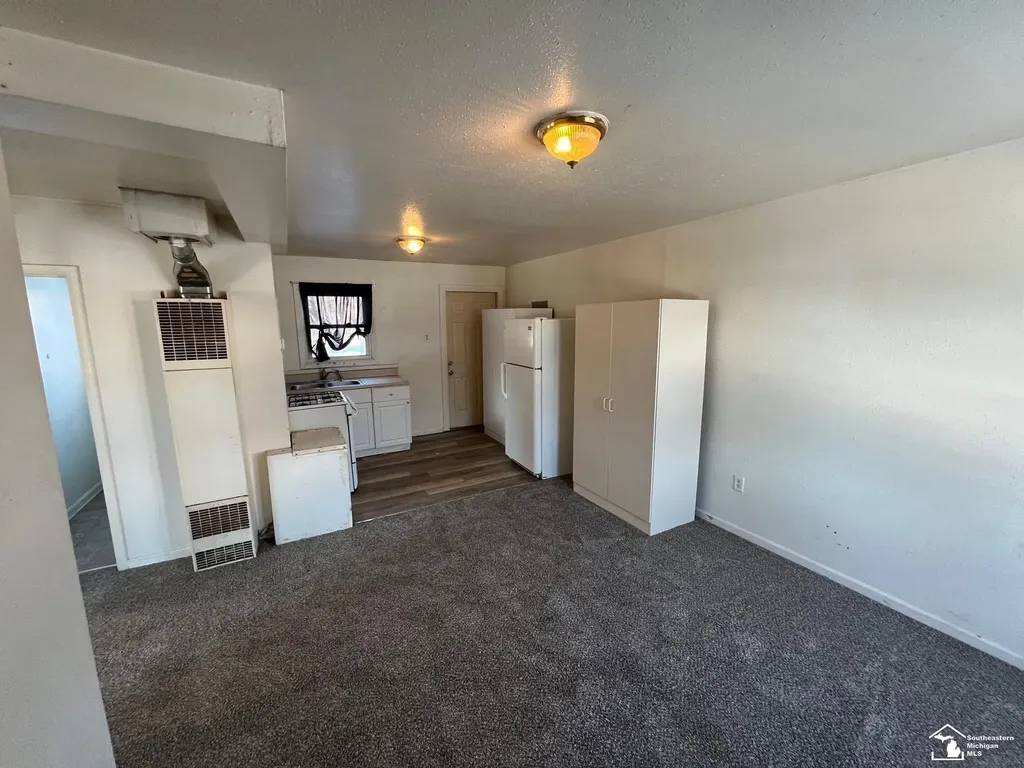 1260 E 5th Street Monroe City MI 48161