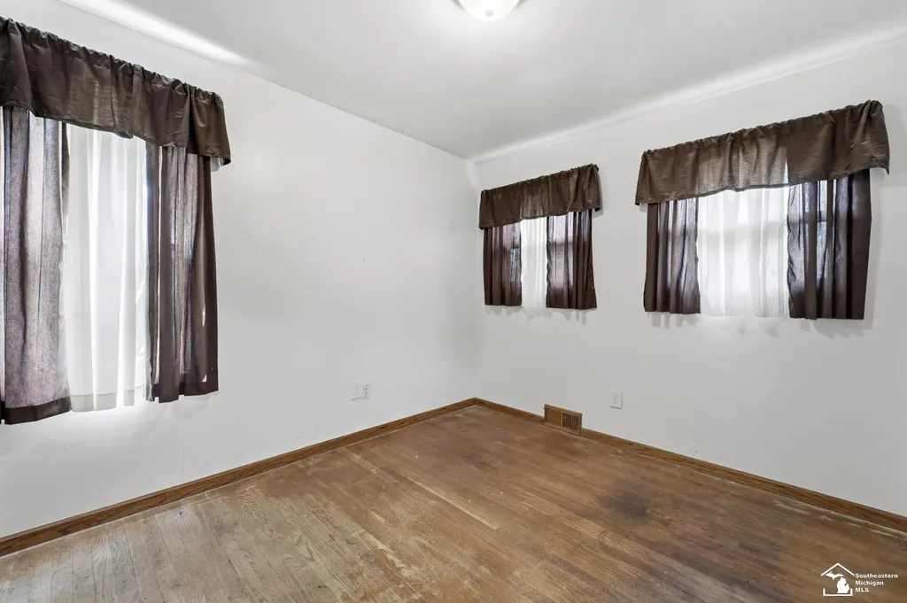 20452 Glenmore Street Redford Charter Township MI 48240