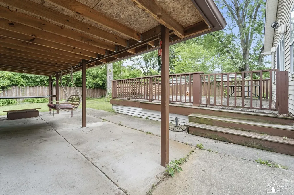 20452 Glenmore Street Redford Charter Township MI 48240