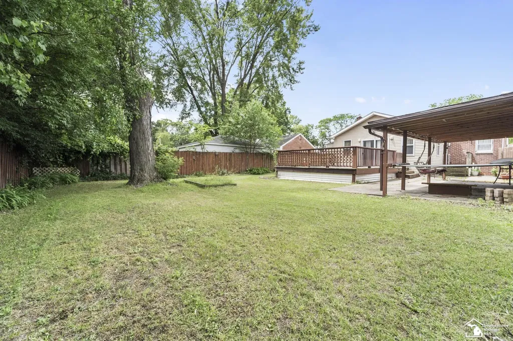20452 Glenmore Street Redford Charter Township MI 48240
