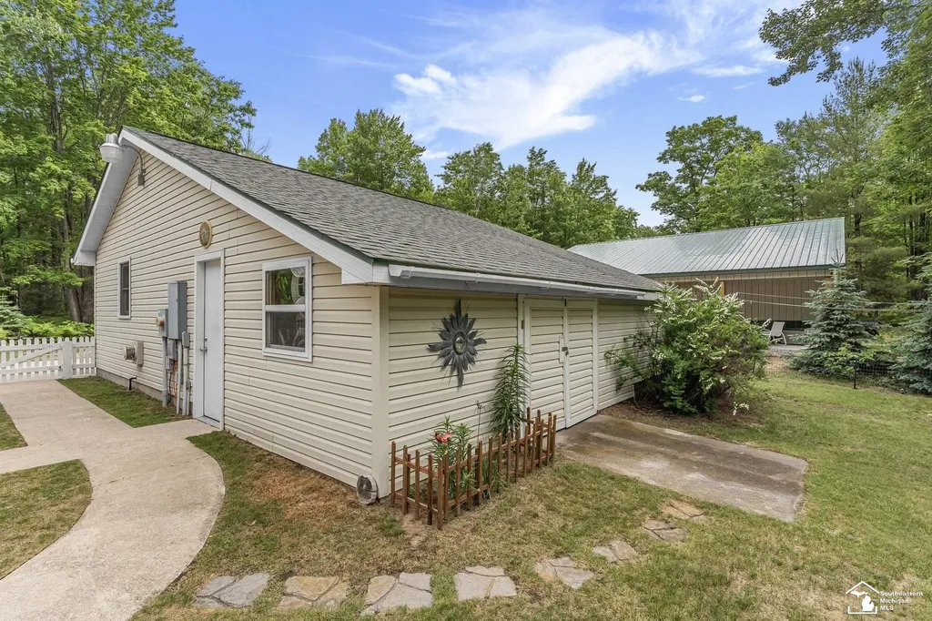 13332 Twin Lk Road NE Road Blue Lake Township MI 49646