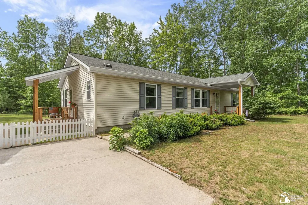 13332 Twin Lk Road NE Road Blue Lake Township MI 49646