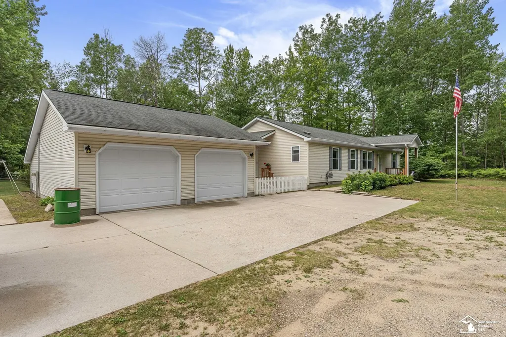 13332 Twin Lk Road NE Road Blue Lake Township MI 49646