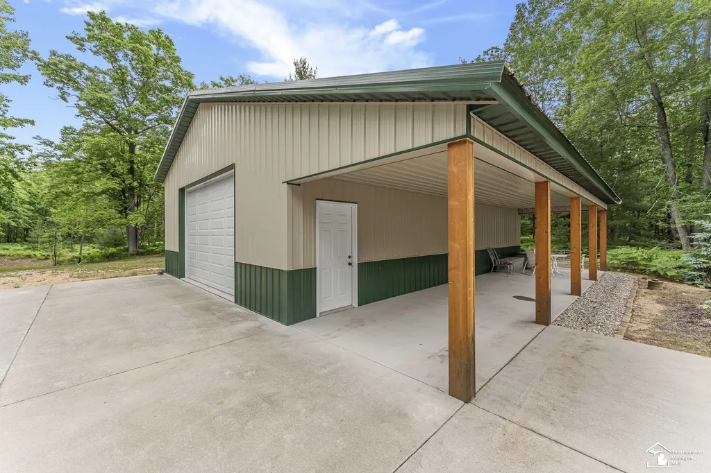 13332 Twin Lk Road NE Road Blue Lake Township MI 49646