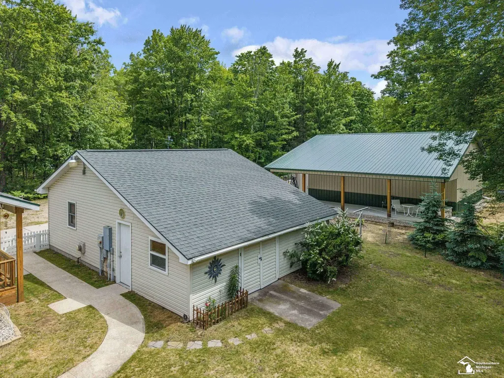 13332 Twin Lk Road NE Road Blue Lake Township MI 49646