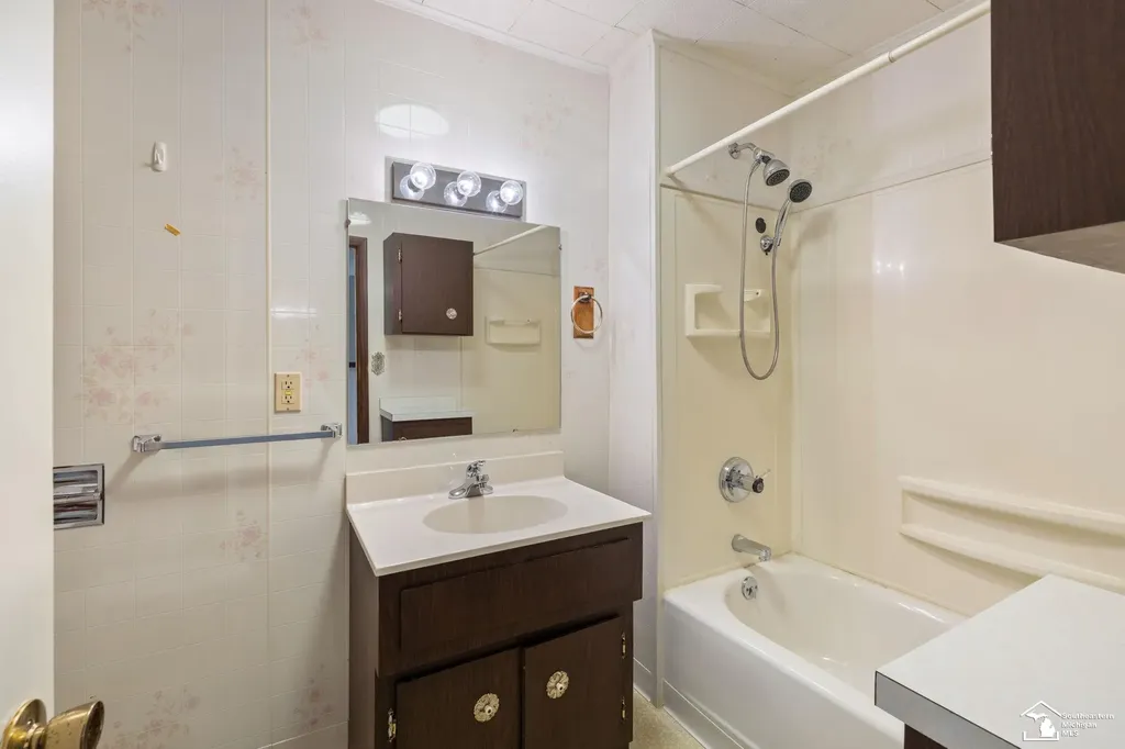 1011 Rambow Drive Monroe Charter Township MI 48161