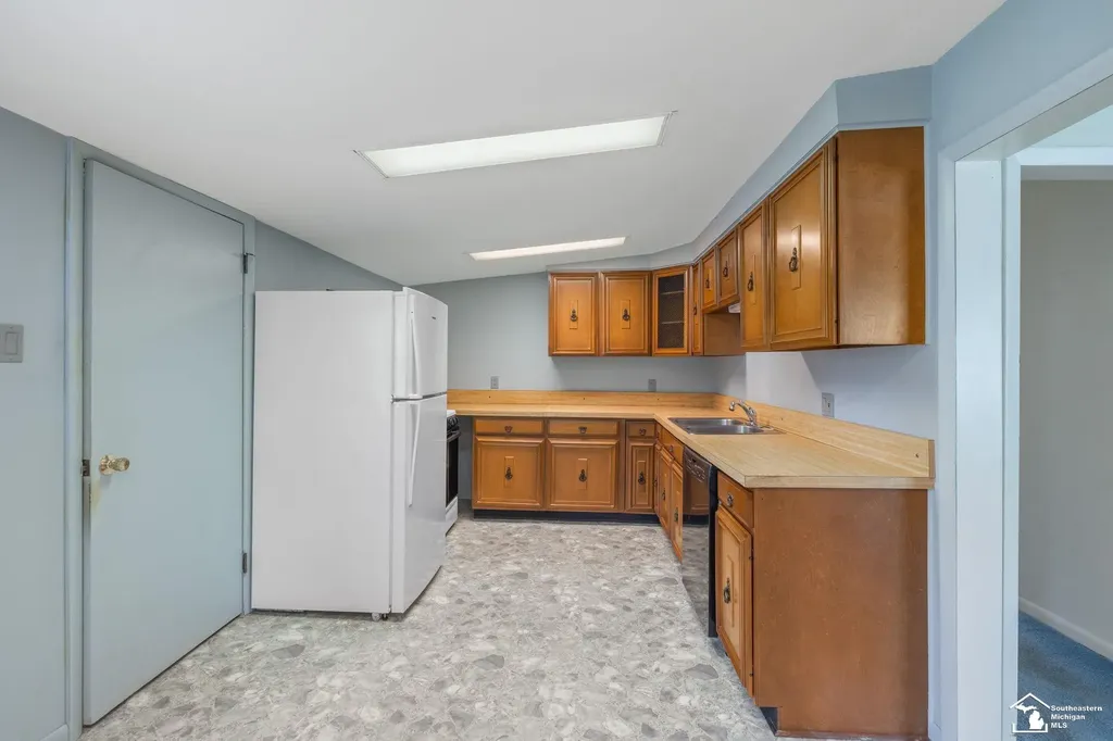 1011 Rambow Drive Monroe Charter Township MI 48161