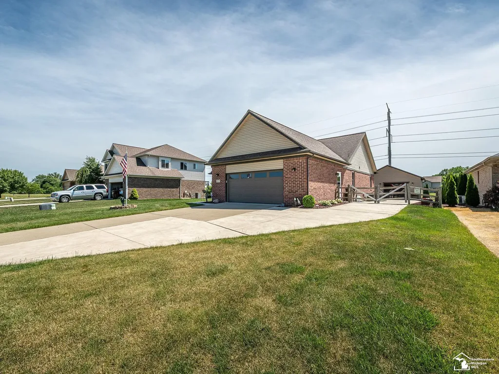 5019 Skylark Drive Monroe Charter Township MI 48161