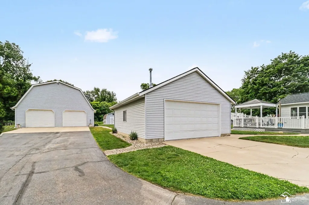 51 E Erie Road Unknown City MI 48182
